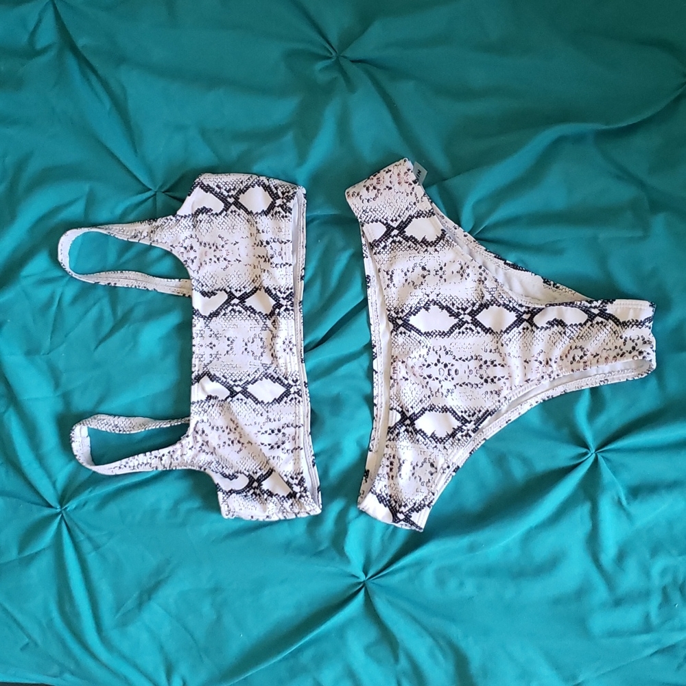 High rise bikini